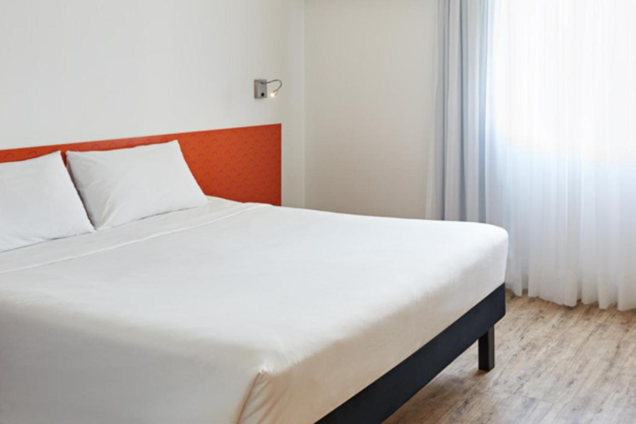 Ibis Styles Balneario Camboriu - 1 Quadra Do Mar Hotel Bagian luar foto